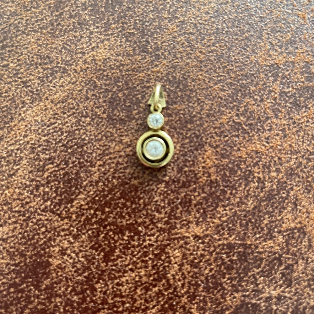 14k gold pendant